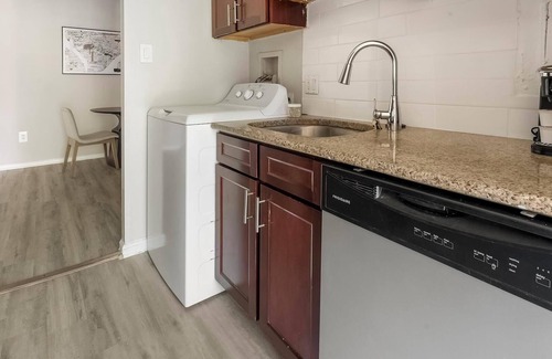 Greenbelt Apartamento | Landing | Stylish 2BD, Gym, Pool