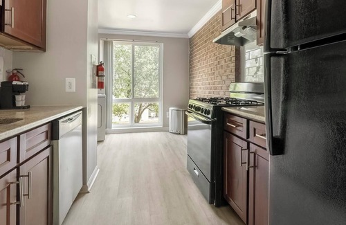 Greenbelt Apartamento | Landing | Stylish 2BD, Gym, Pool