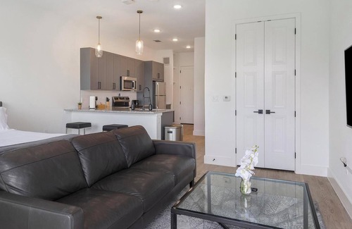 Denton Apartamento | Landing | Stylish 2BD in Denton