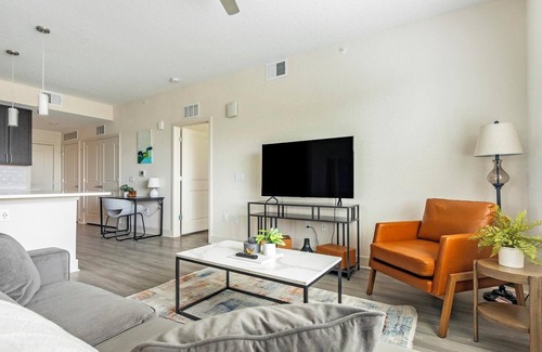 Palmetto Apartamento | Landing | Stylish 2BD, Pool, Clubhouse