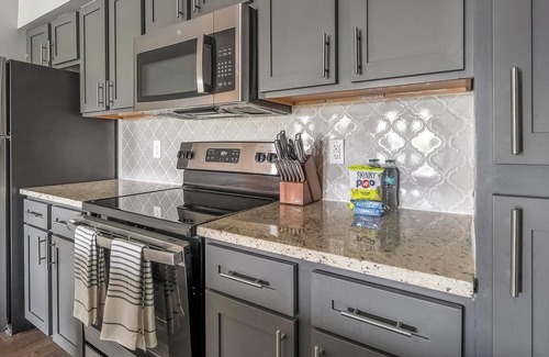 San Antonio Apartamento | Landing | Incredible 2BD, Pool, Gym