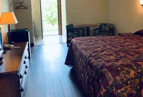 Sevierville Hotel | Landmark Inn