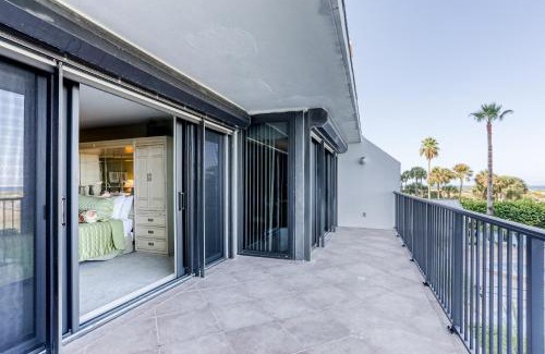 Sand Key Casa | Landmark Towers 203