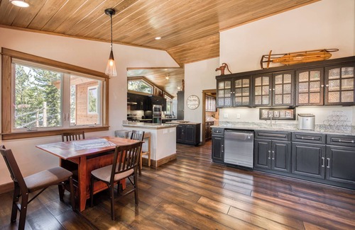 Meeks Bay Casa | Lands End at Meeks Bay by Tahoe Getaways - Pet Friendly Monthly Lease