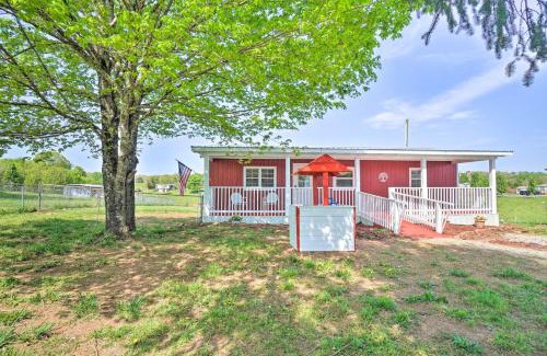 Sweetwater Casa | Landscape Views Sweetwater Country Cottage!
