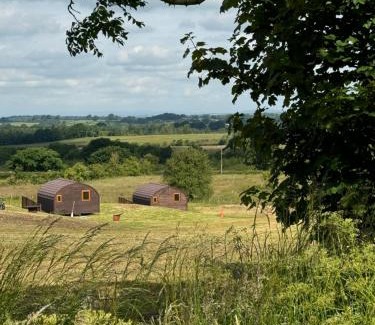 Wing Otro | Lanercost lodges