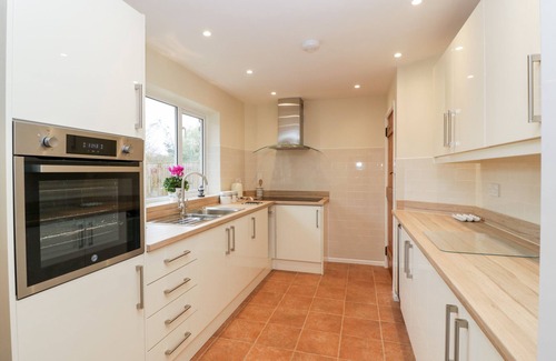 Chetnole Casa | LANES END, family friendly, character holiday cottage in Chetnole