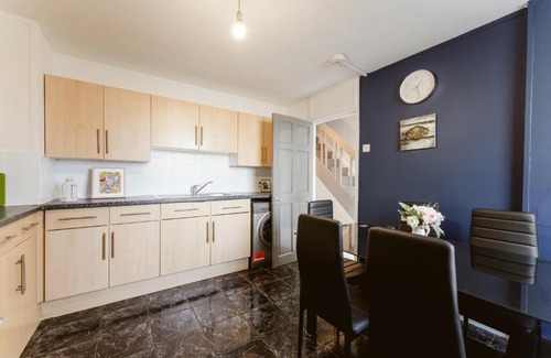 Lansbury Casa | Langdon Park DLR beds to stay