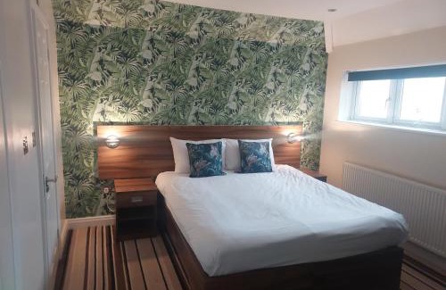 Langley Marish Casa | Langley Guest House Nr Pinewood Studios