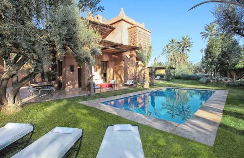 Annakhil Villa | Lankah - Authentic villa with private heated pool close to city center