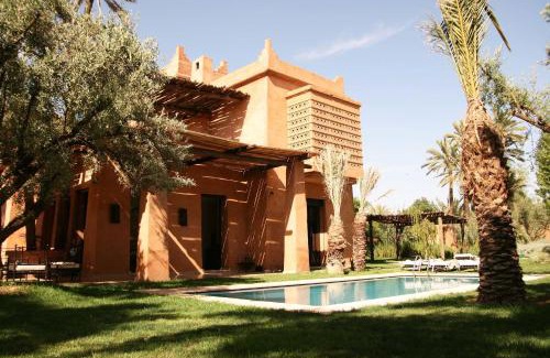 Annakhil Villa | Lankah - Authentic villa with private heated pool close to city center