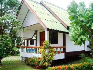 Ko Lanta Hotel | Lanta Palm Beach Resort , Beach Bungalow - Koh Lanta