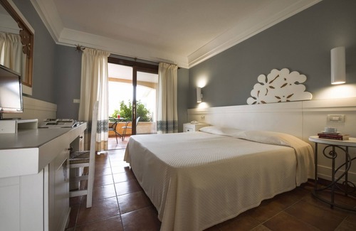 Pula Hotel | Lantana Resort Hotel & Apartments