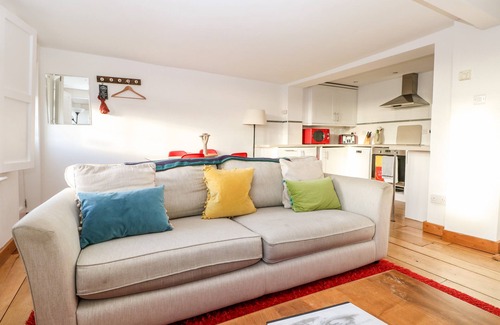 Rye Cabaña | Lantern Cottage