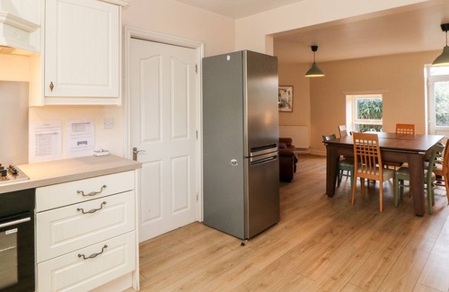 Hayfield Cabaña | LANTERN VIEW, pet friendly, with a garden in Hayfield
