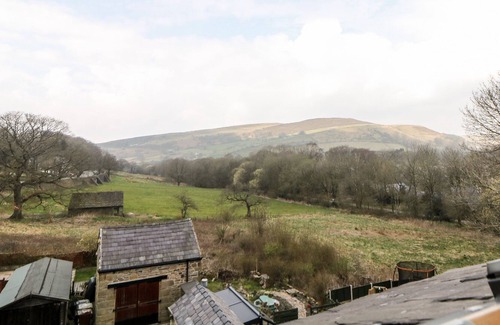 Hayfield Cabaña | LANTERN VIEW, pet friendly, with a garden in Hayfield