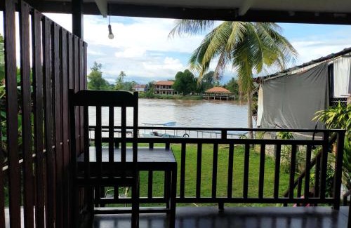 Don Khon Casa | Lao Long Riverside and Budget Garden Guesthouse