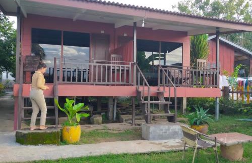 Don Khon Casa | Lao Long Riverside and Budget Garden Guesthouse