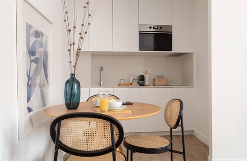Santos Apartamento | Lapa Diplomatic Flat 1.1 by Feel Lisboa