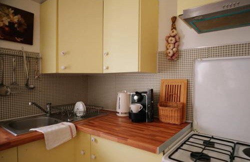 Montfavet Apartamento | LaPetite Maison Abigail, Peaceful home in Avignon