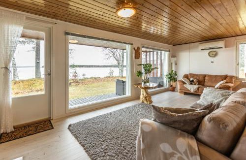 Rovaniemi Apartamento | Lapland Sunrise Cottage with lakefront Sauna