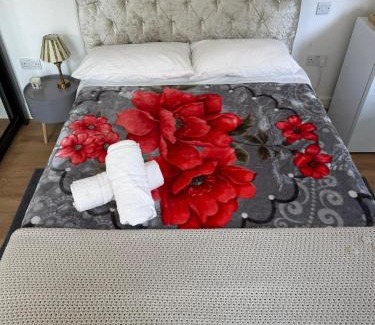 Lambeth Casa | Lara's Ensuite Double Room