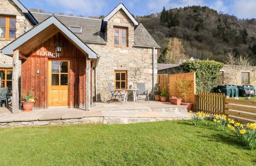 Weem Cabaña | Larch Cottage