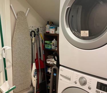 Bellaire Apartamento | Larch House