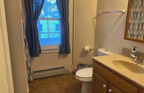 Deering Center Apartamento | Large 1 bed w/ private deck