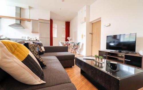 Canning Town South Apartamento | Large 1 Bedroom Apartment in Canning Town close to ExCeL London, 02 Arena, Canary Wharf with free parking