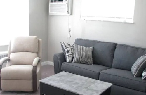 Mount Saint Joseph Apartamento | Large 1 Bedroom Apt - Full Kitchen - Sleeps 4