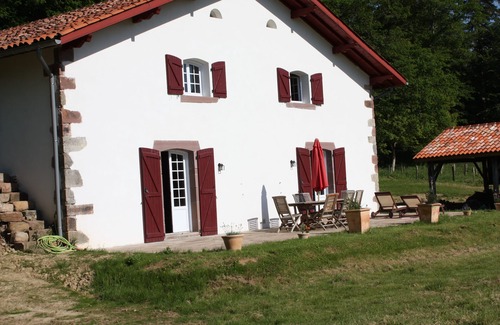 Saint-Jean-Pied-de-Port Villa | Gran casa vasca del siglo XVIII restaurada de 16 a 20 personas.