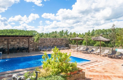 Vallcanera Villa | Masía con 10 grandes Habitaciones|34pers|Gran Sala de Juegos BBQ 45min de BCN