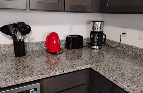 Downtown Hartford Apartamento | Large 1BR apartment Downtown Hartford, fitness room, Free parking,Pool,G ym