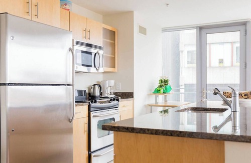 West End Apartamento | Large 2 Bed/2Bth Apt right by MGH,MIT,Harvard, W/D in suite, Gorgeous River View