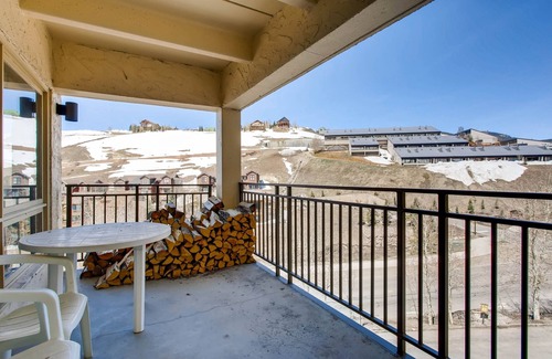 Crested Butte Condominio | Large 2 Br With Open Floorplan 2 Bedroom Condo - No Cleaning Fee! by RedAwning
