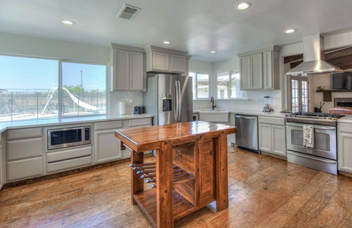 Clovis Otro | Large 2 Master Bedrooms total 4 bedroom 3 bath, family friendly house with AC
