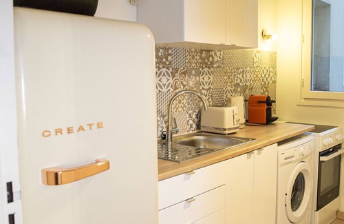 Quartier du Pont-de-Flandre Apartamento | Large 2-room apartment with parking and metro nearby