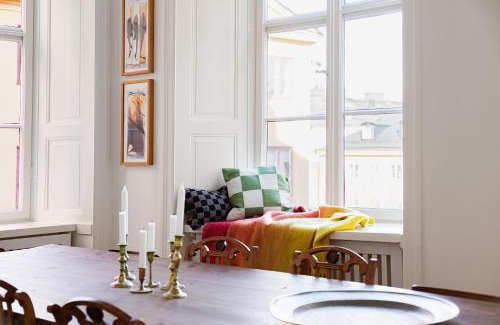 Gamla Stan Apartamento | Large 2BR in Central Gamla Stan