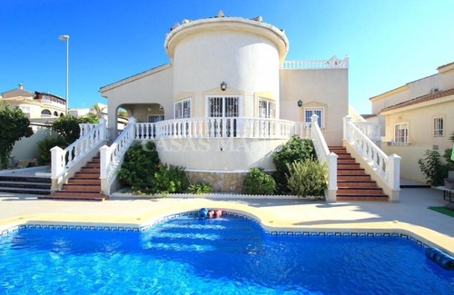 Residencial Benimar Villa | Large 3 Bed Villa Private Pool, Garden, Spacious