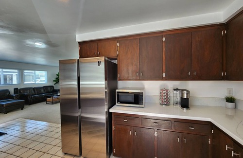 Santa Ana Heights Apartamento | Large 3 Bedroom, 2.5 Bath Beach House Just 50 Steps From Sand!