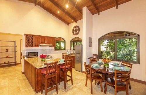 Bijagua Casa | LARGE 3 BEDROOM HOME ON NATURE RESERVE - HANA'S CELESTE RETREAT AT BEPURAVIDA