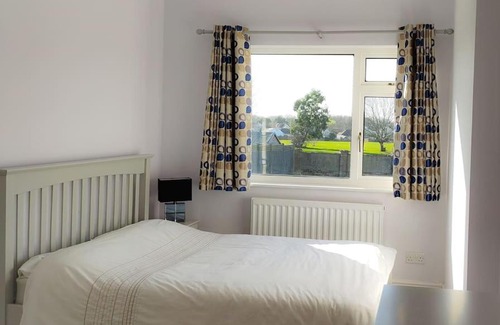 London Borough of Bromley Casa | Large 3 Bedroom House with free on site parking