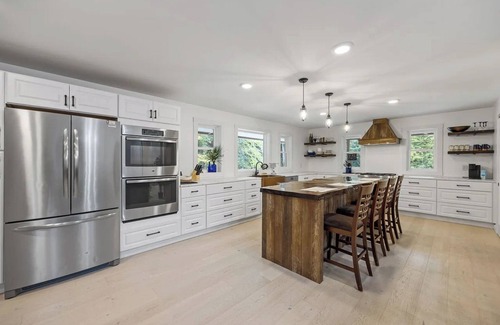Bristol Casa | Large 4 bdrm Family home, sleeps 10! 12ft family dining table.