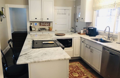 White Sulphur Springs Casa | Casa grande de 4 dormitorios: paseo a Greenbrier y 30 minutos en coche del lago Sherwood