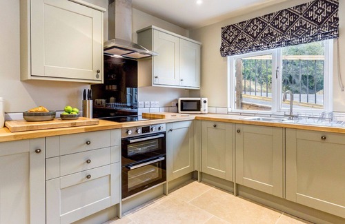 Longborough Cabaña | Spacious 4 bed Home with Fabulous Cotswold views