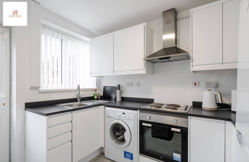 Liverpool Casa | Large 4 bedroom house- Liverpool