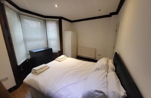 Hammersmith and Fulham Apartamento | Large 4 Bedroom House In Central London