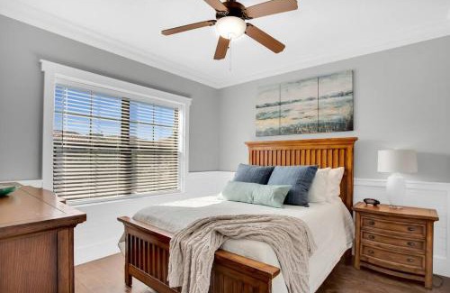 Villa Lago Casa | Large 4 bedroom with bunk room and 2 golf carts!
