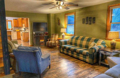 Weedville Otro | Large, 4 BR (1 King, 2 Queens), 2 Bath, Recently Renovated